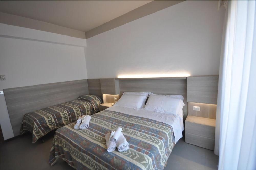 Hotel Alhambra Rimini Kültér fotó